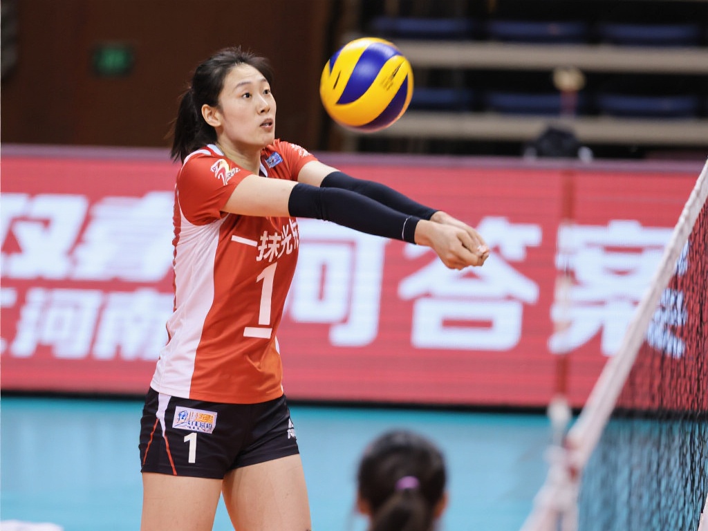 蔡晓晴力挽狂澜，中流砥柱助河南女排崛起