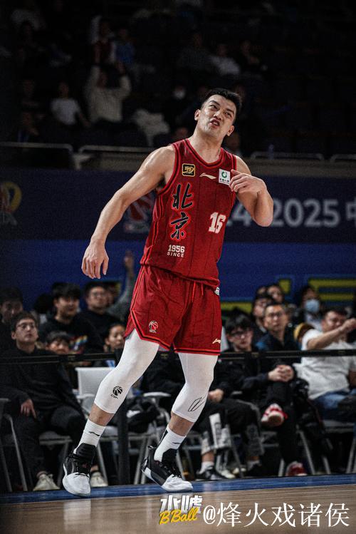张才仁再度上篮得手，北京末节狂轰20-7&领先优势扩大至31分