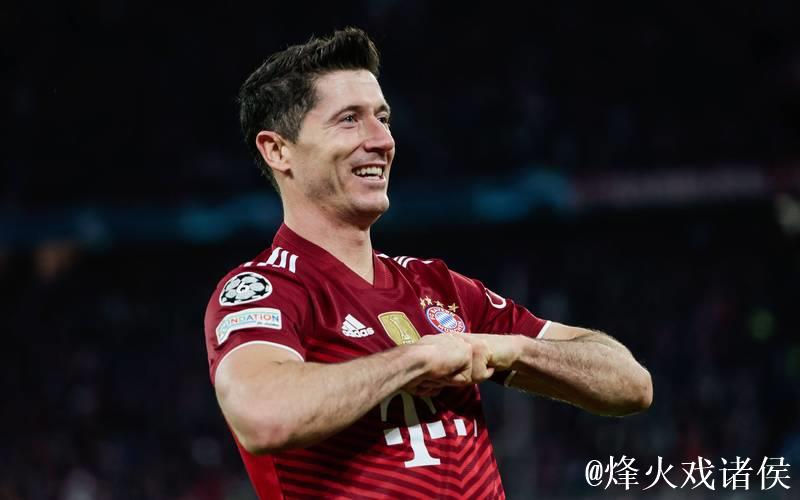 莱万多夫斯基荣膺本赛季德甲最佳球员称号