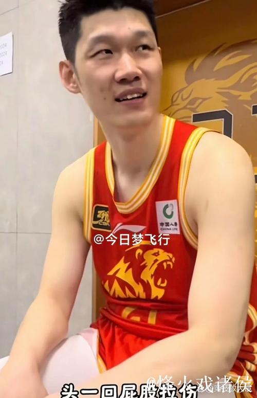 CBA-胡金秋砍下22分 上海99-77大胜广厦喜迎7连胜 CBA-胡金秋砍下22分 上海99-77大胜广厦喜迎7连胜